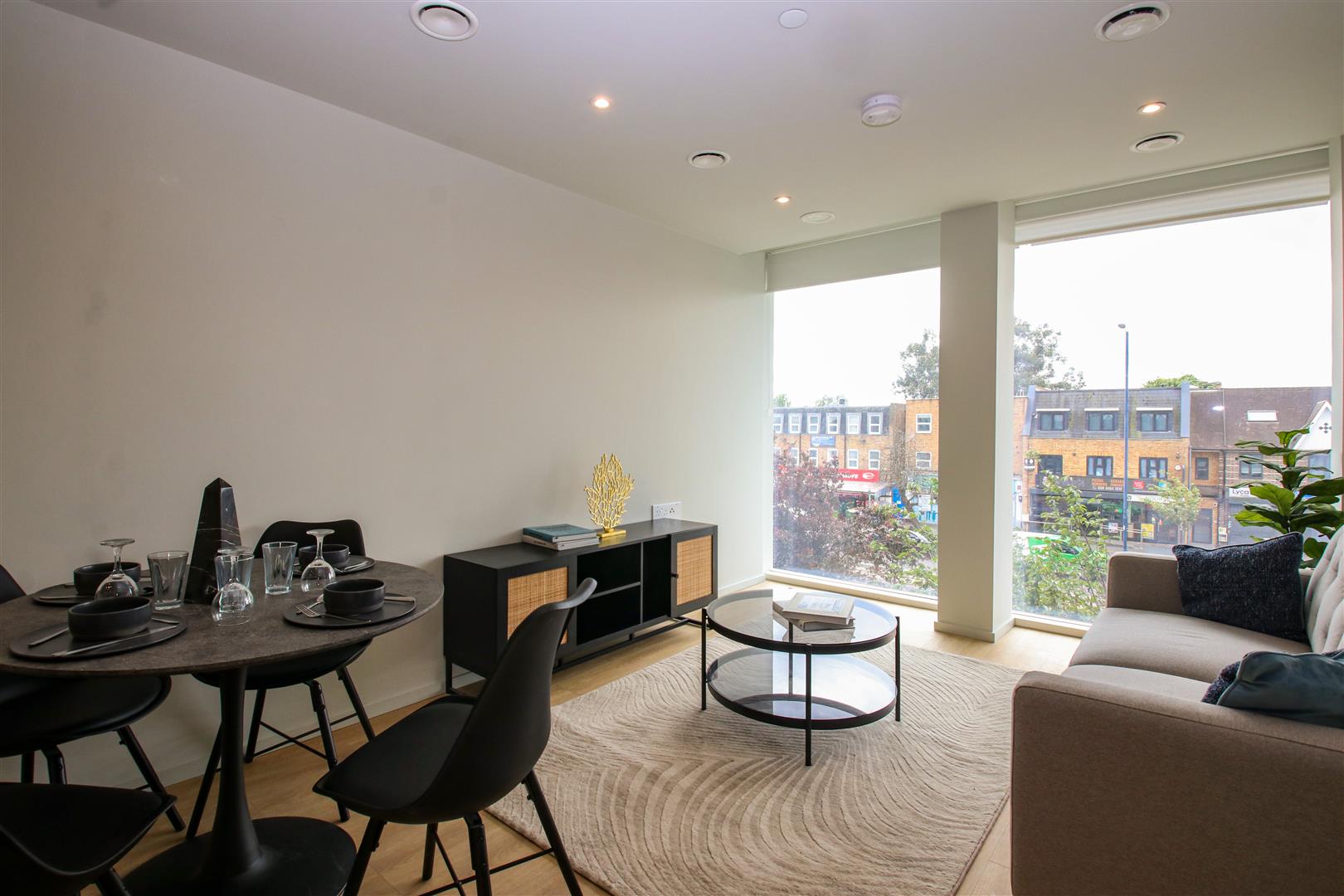 1 bed property in 785 Bath Road, Hounslow